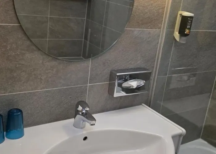 Hotel Roj &